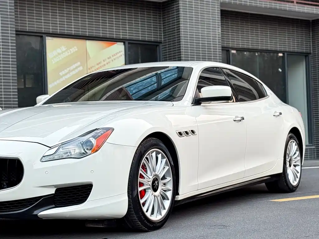 Maserati Quattroporte 2015 — фото 10