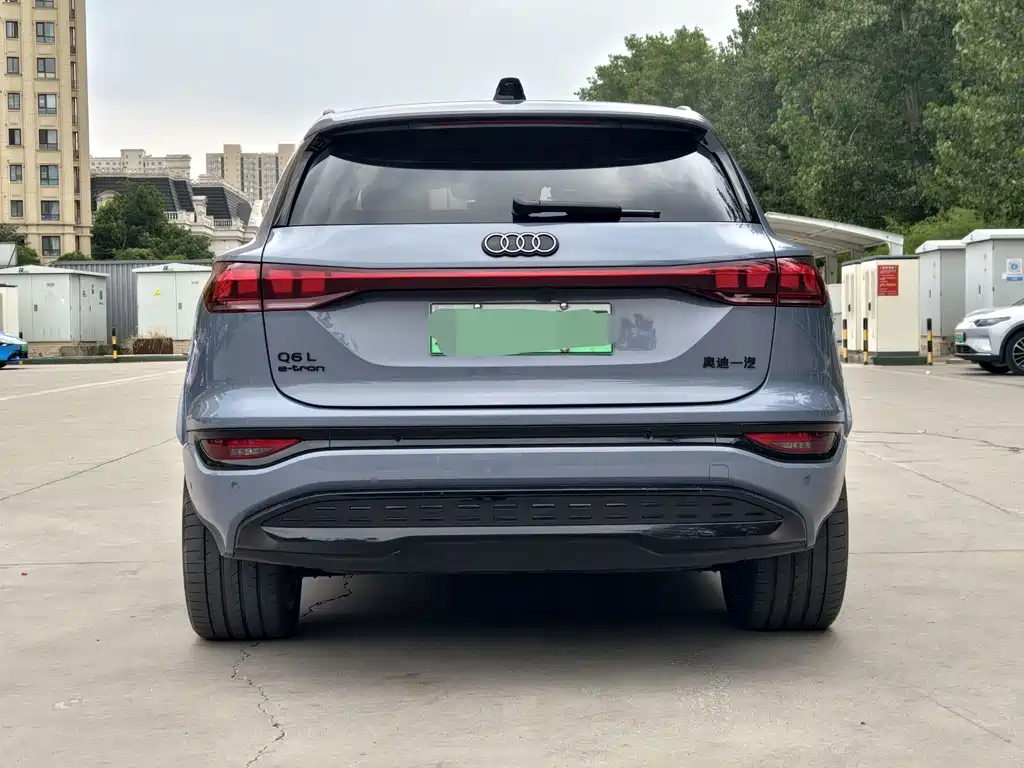 Audi Q6L E-Tron 2025 — фото 16