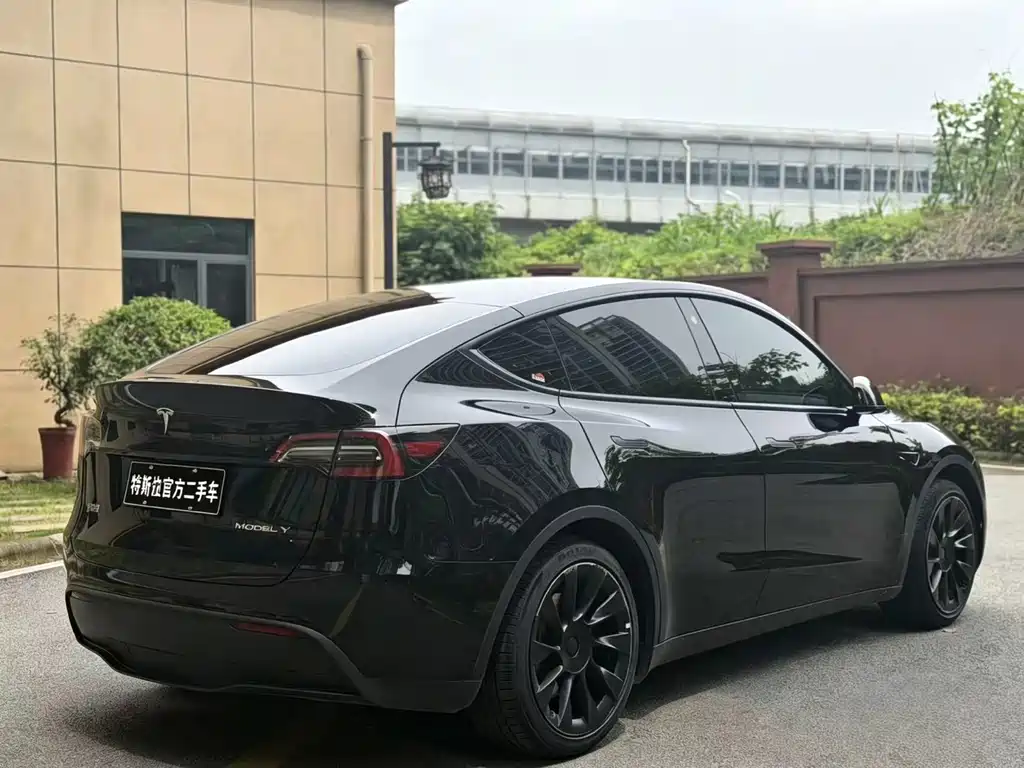 Tesla Model Y 2022 — фото 4