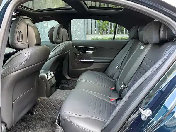 Mercedes-Benz C-Class 2025