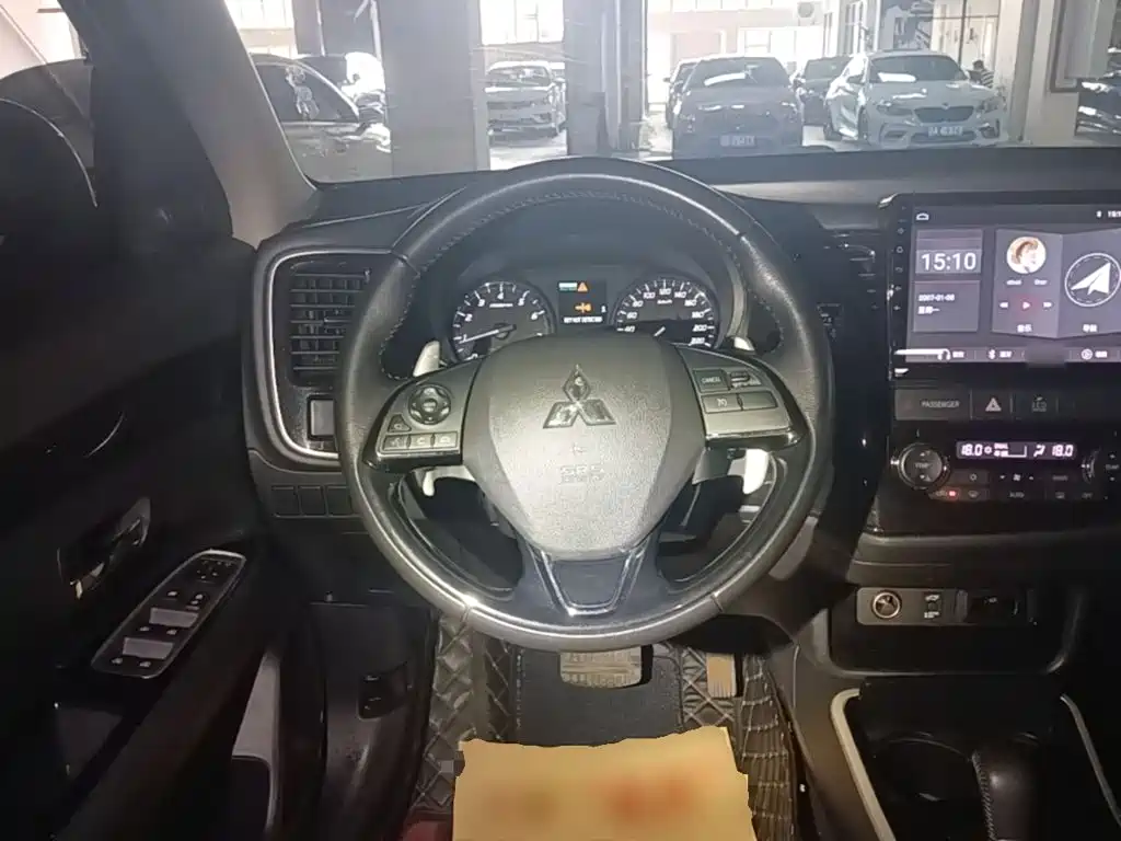 Mitsubishi Outlander 2019 — фото 11