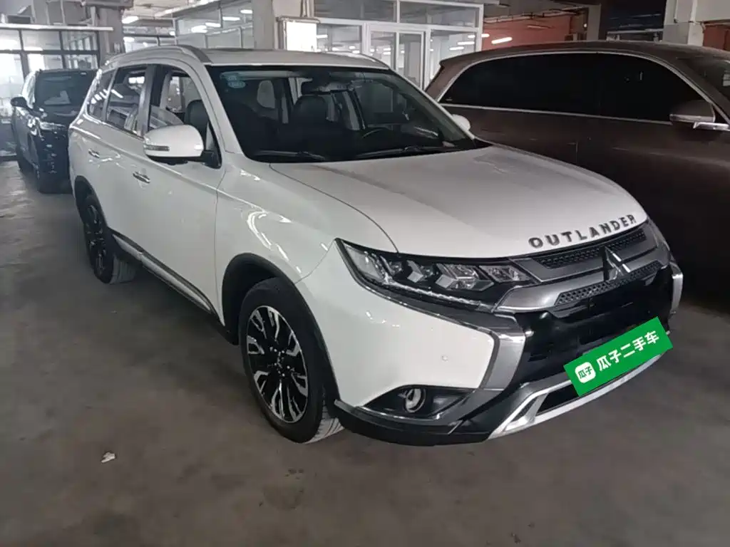 Mitsubishi Outlander 2019 — фото 4