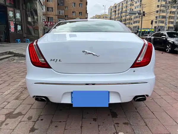 Jaguar XJ 2012