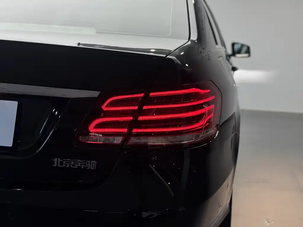 Mercedes-Benz E-Class 2014 — фото 23