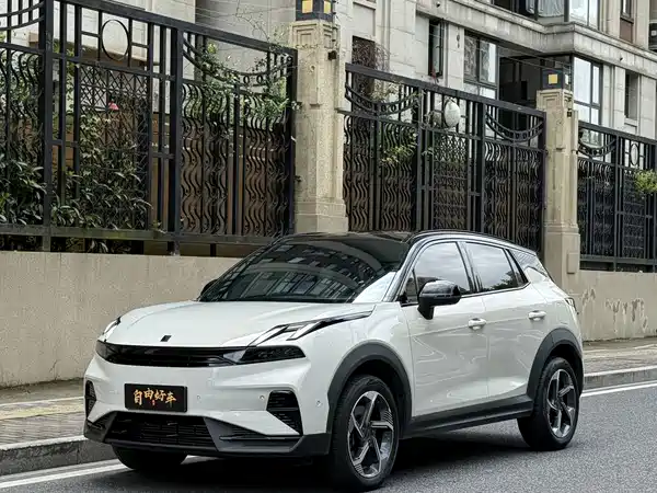 Lynk & Co 06 2025