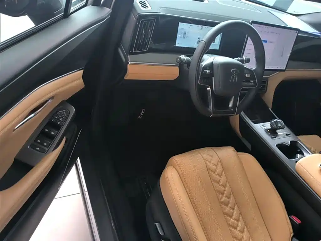 BYD L DM-i 2024 — фото 16