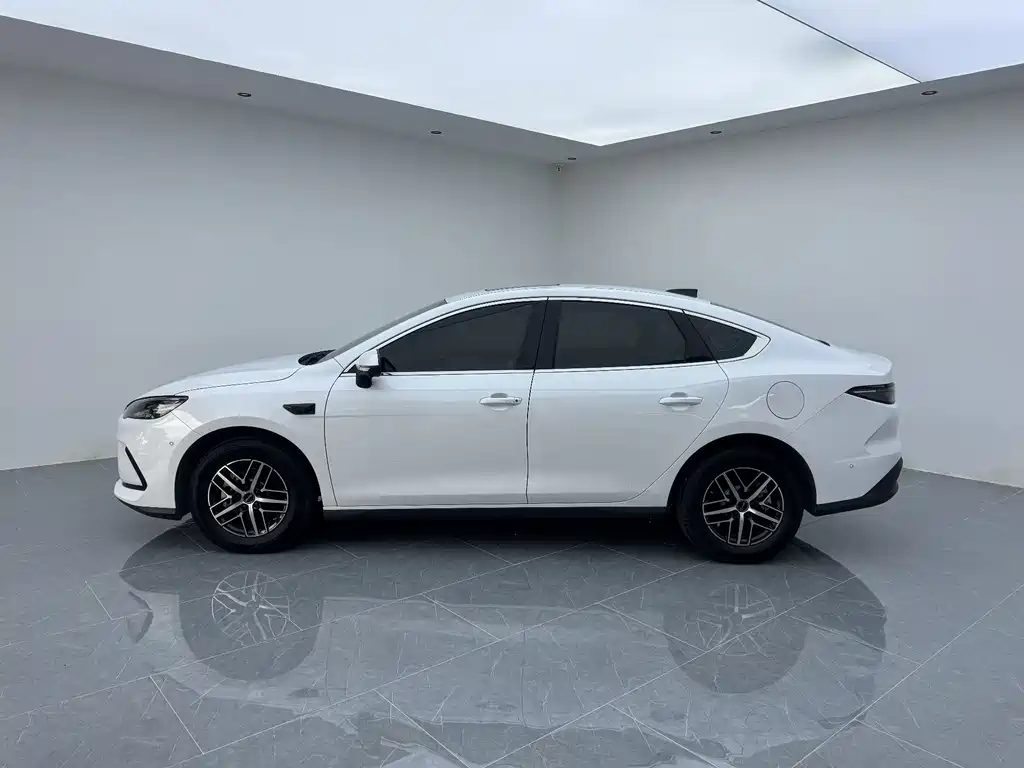 BYD Seal 05 DM-i 2025 — фото 14
