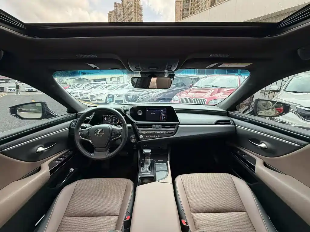 Lexus ES 2022 — фото 17