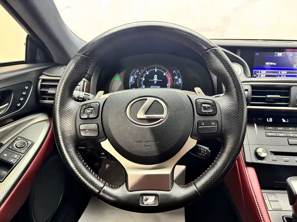 Lexus RC 2016 — фото 14