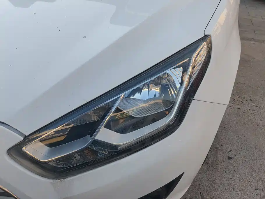 Ford Escort 2015