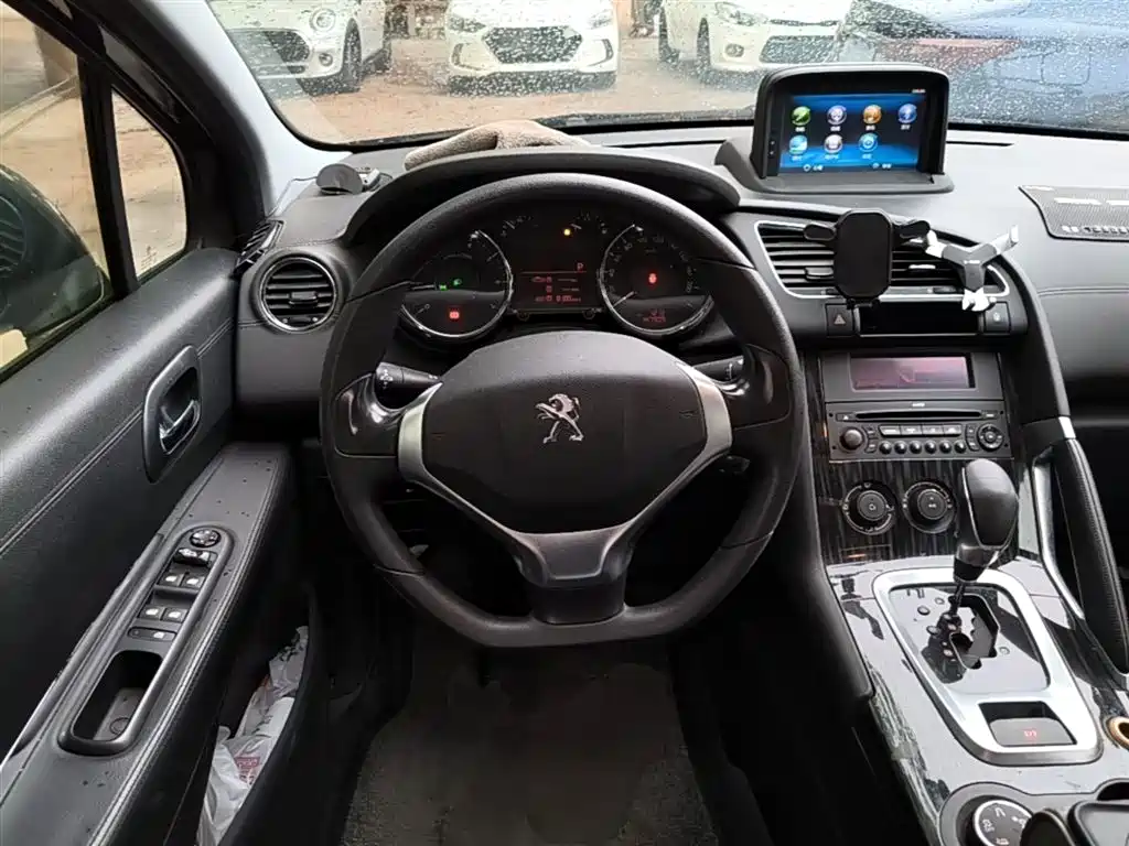 Peugeot 3008 2016 — фото 11