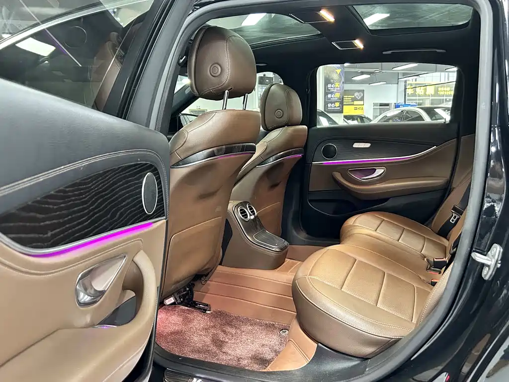 Mercedes-Benz E-Class 2022