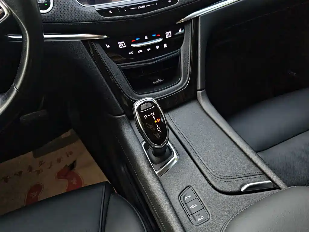 Cadillac XT5 2019 — фото 16