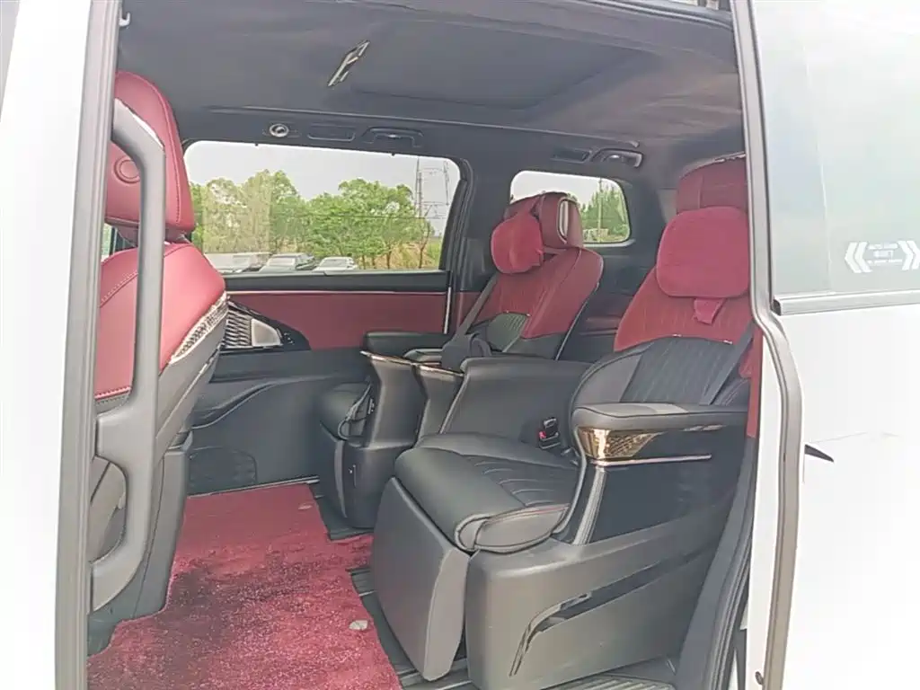 GAC Motor Trumpchi M8 2024 — фото 16