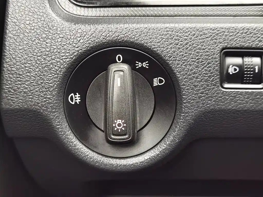 Volkswagen Santana 2015 — фото 21