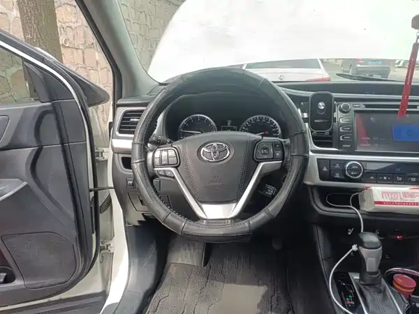 Toyota Highlander 2015
