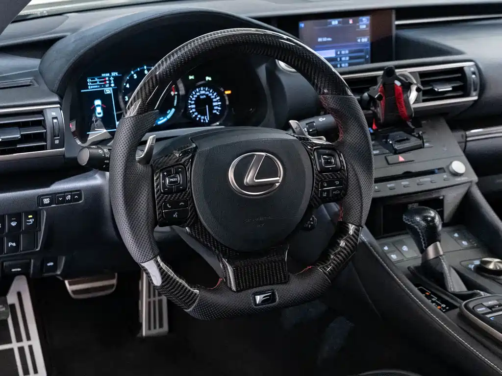 Lexus RC F 2016 — фото 11