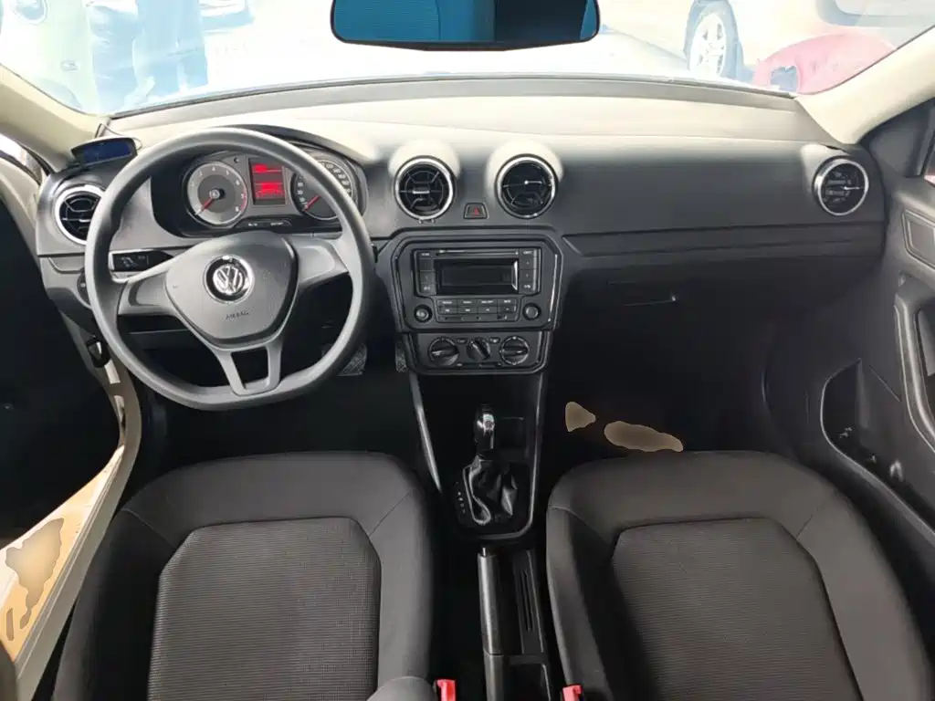 Volkswagen Jetta 2018 — фото 10
