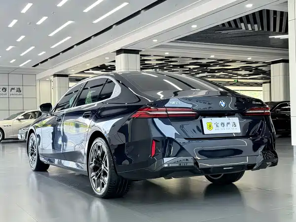 BMW 5 Series 2025