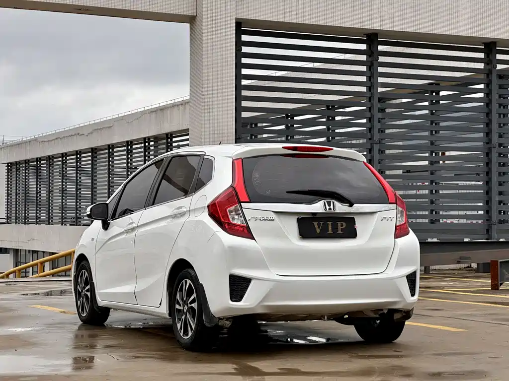 Honda Fit 2016 — фото 10