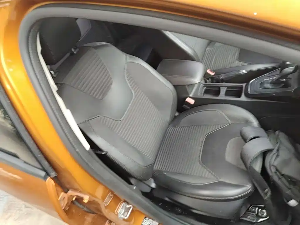 Ford Focus 2015 — фото 25