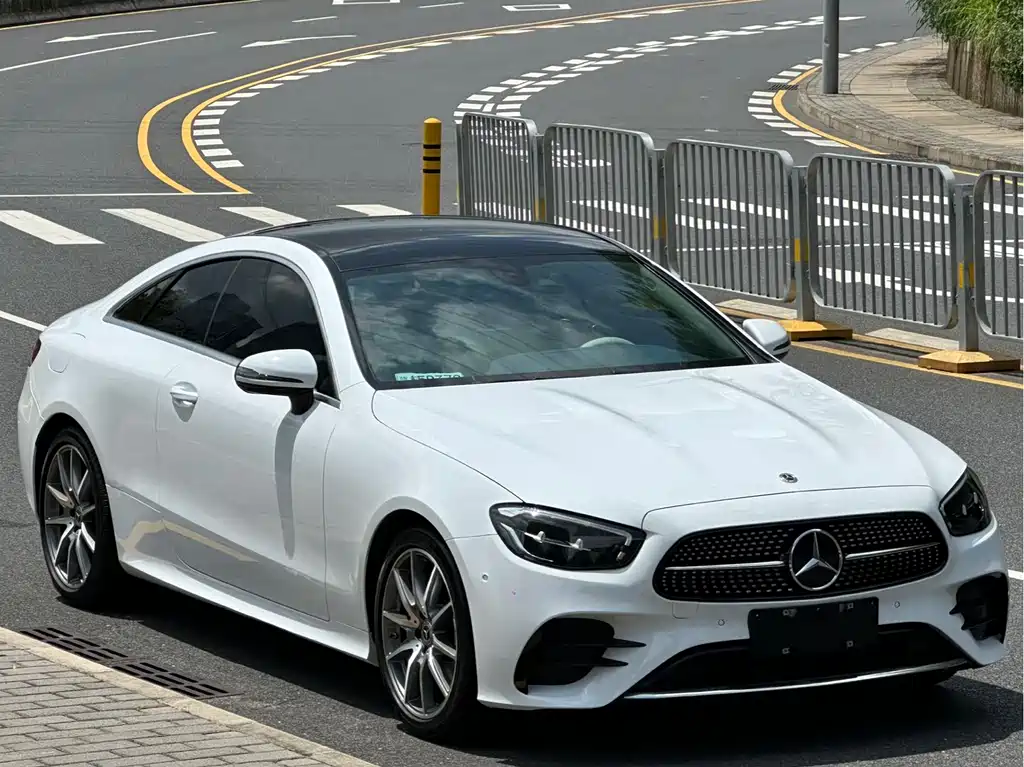 Mercedes-Benz E-Class 2022
