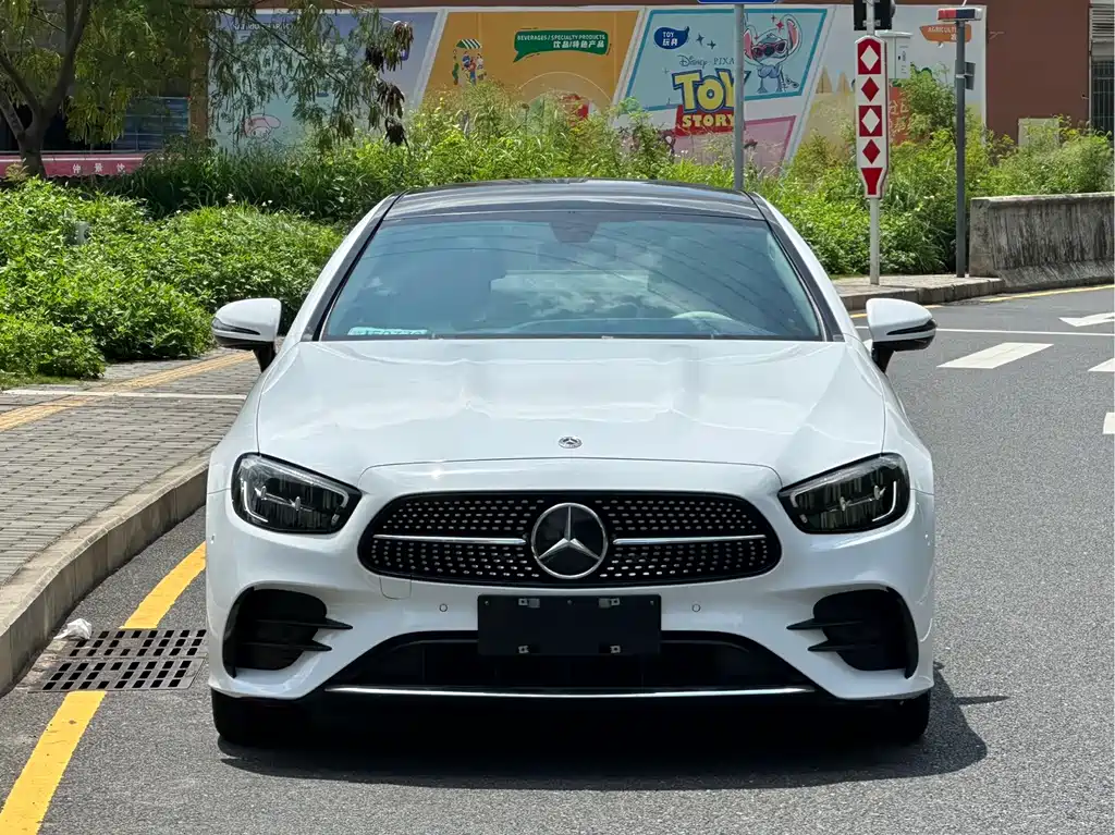 Mercedes-Benz E-Class 2022