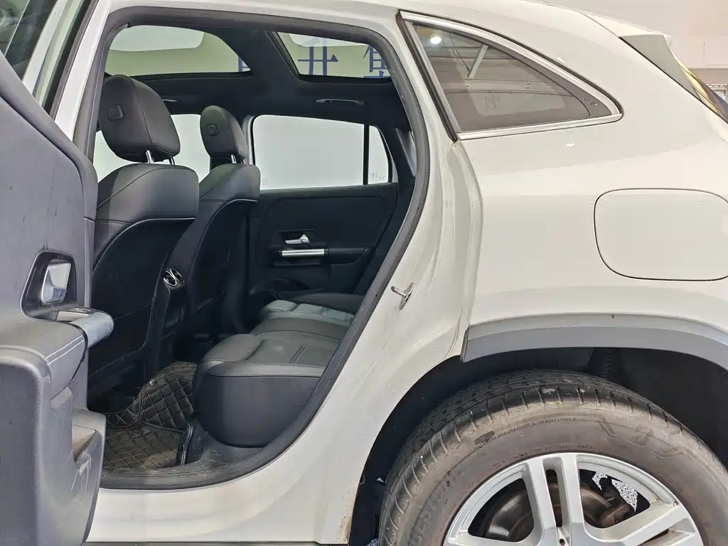Mercedes-Benz GLA 2023 — фото 12