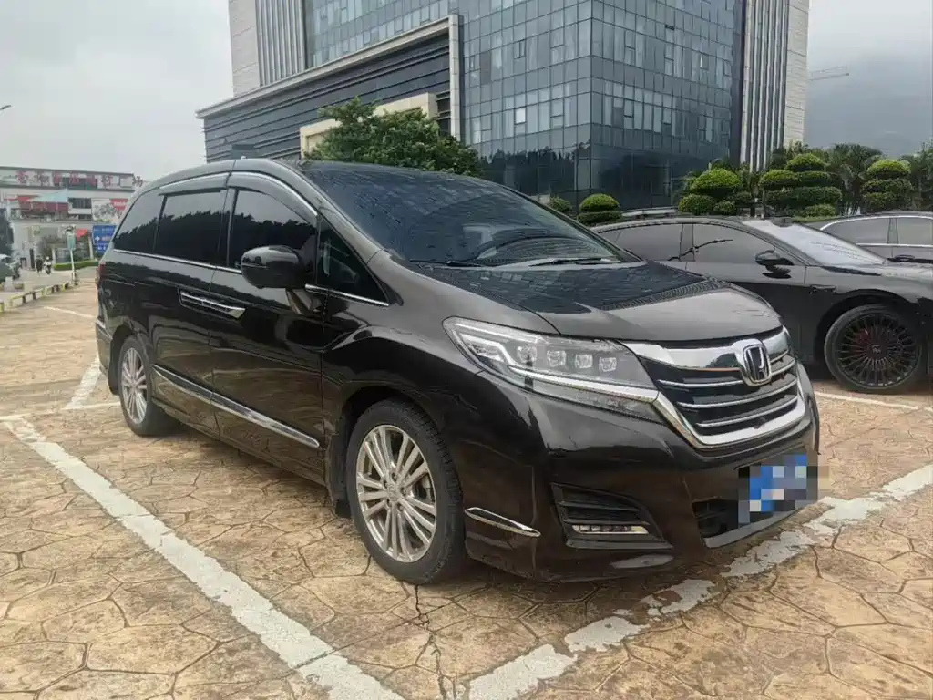 Honda Elysion 2016