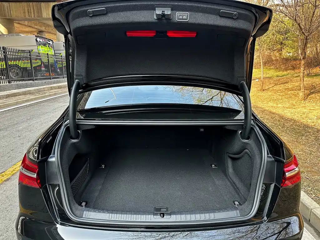 Audi A6L 2023 — фото 12