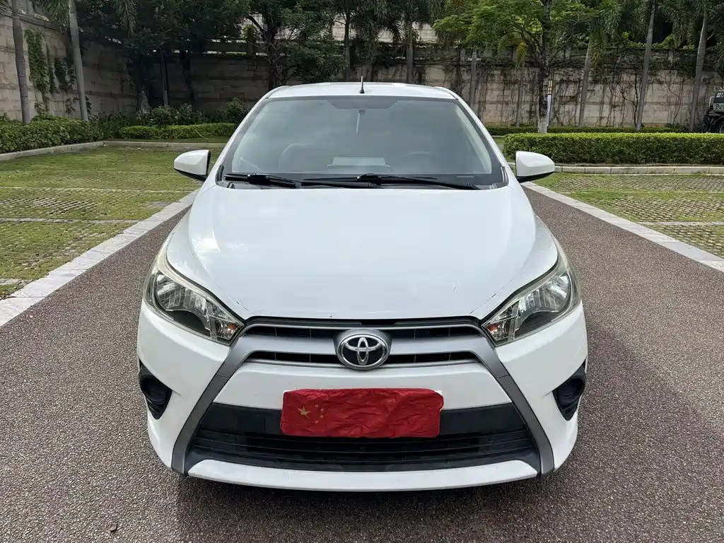 Toyota Yaris L 2015