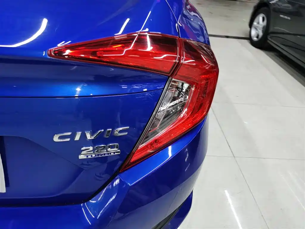 Honda Civic 2019 — фото 24