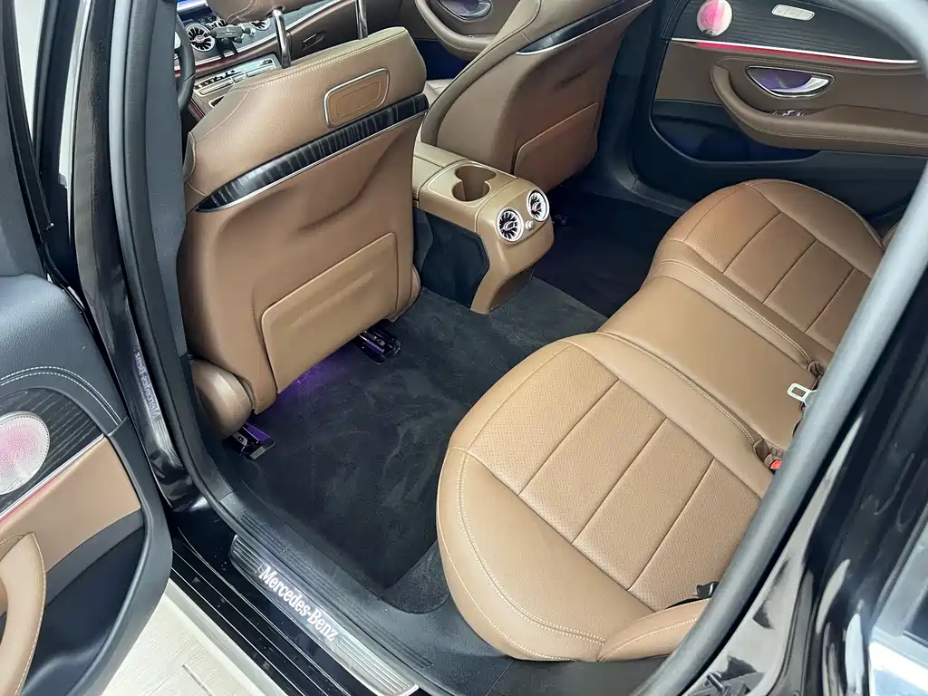 Mercedes-Benz E-Class 2020 — фото 10