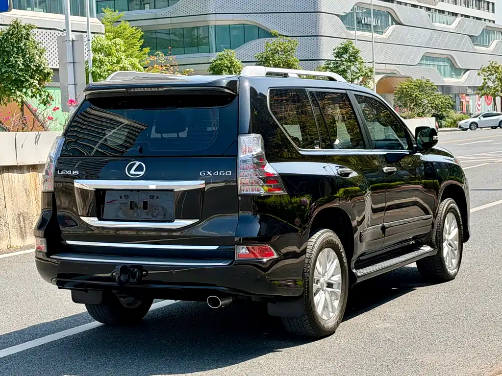 Lexus GX 2019 — фото 6