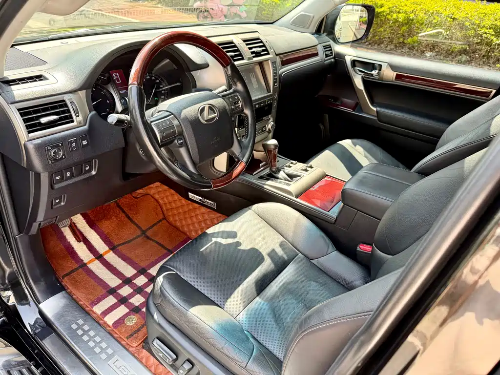 Lexus GX 2019 — фото 15