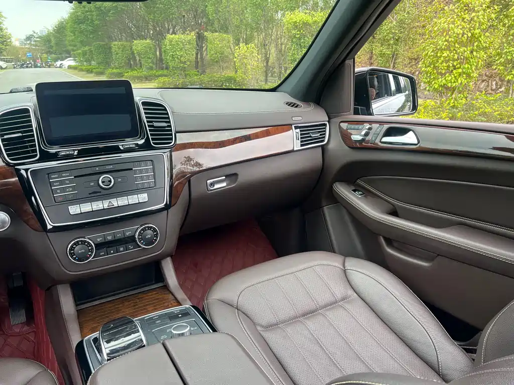 Mercedes-Benz GLS 2017 — фото 14