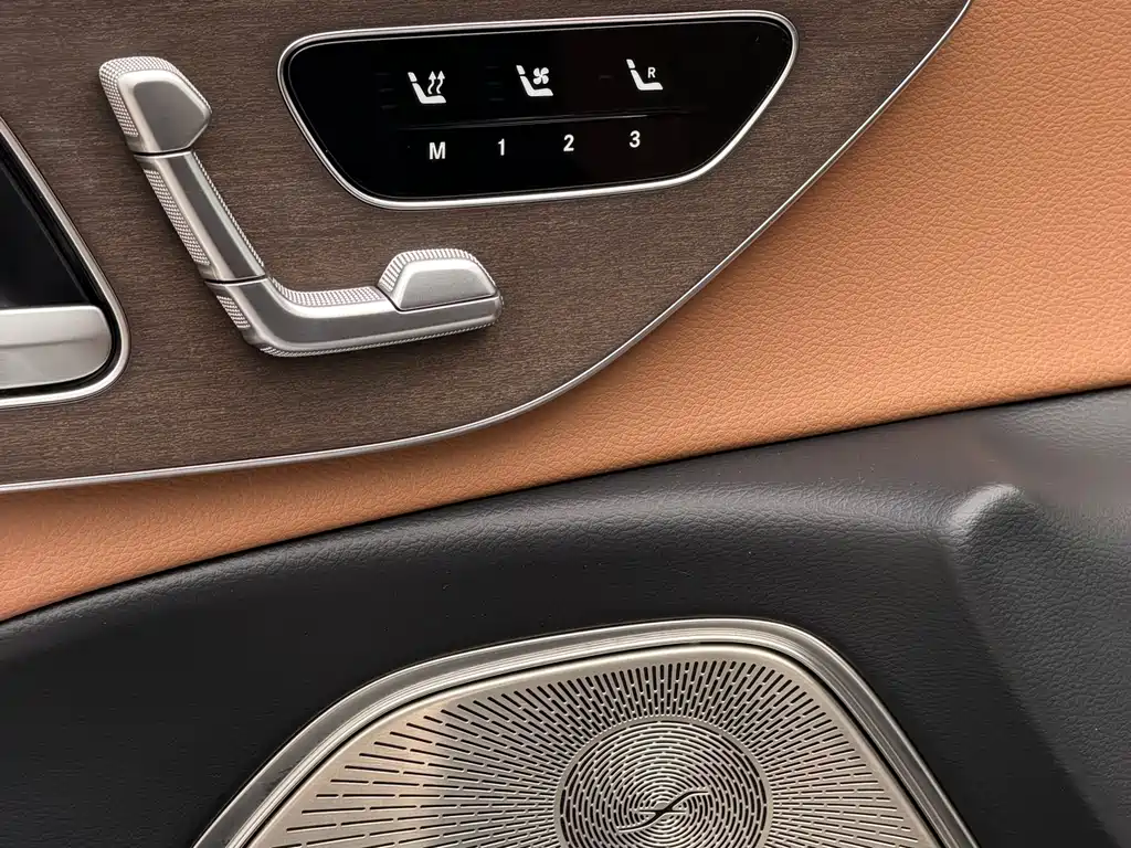 Mercedes-Benz E-Class 2024 — фото 13