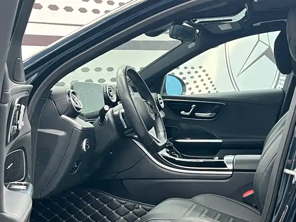 Mercedes-Benz C-Class 2024