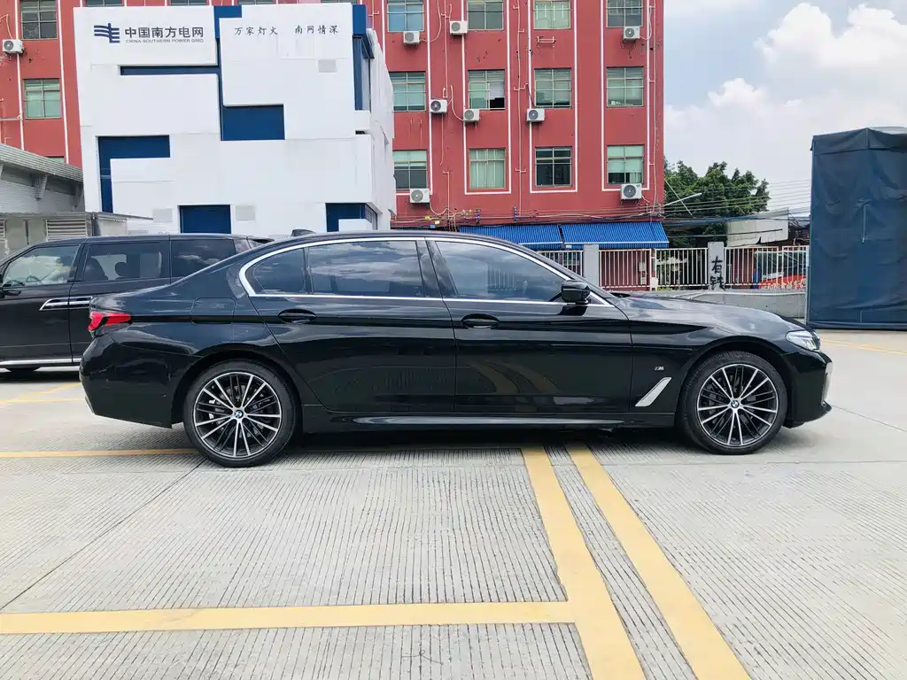 BMW 5 Series 2023