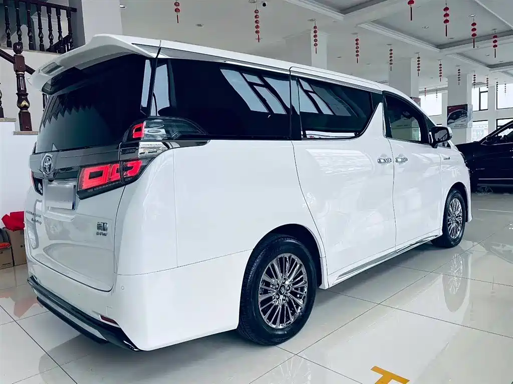 Toyota Vellfire 2022 — фото 6