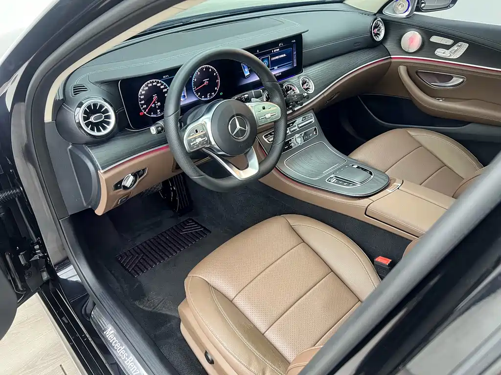 Mercedes-Benz E-Class 2020 — фото 20