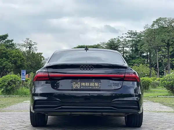 Audi A7L 2022