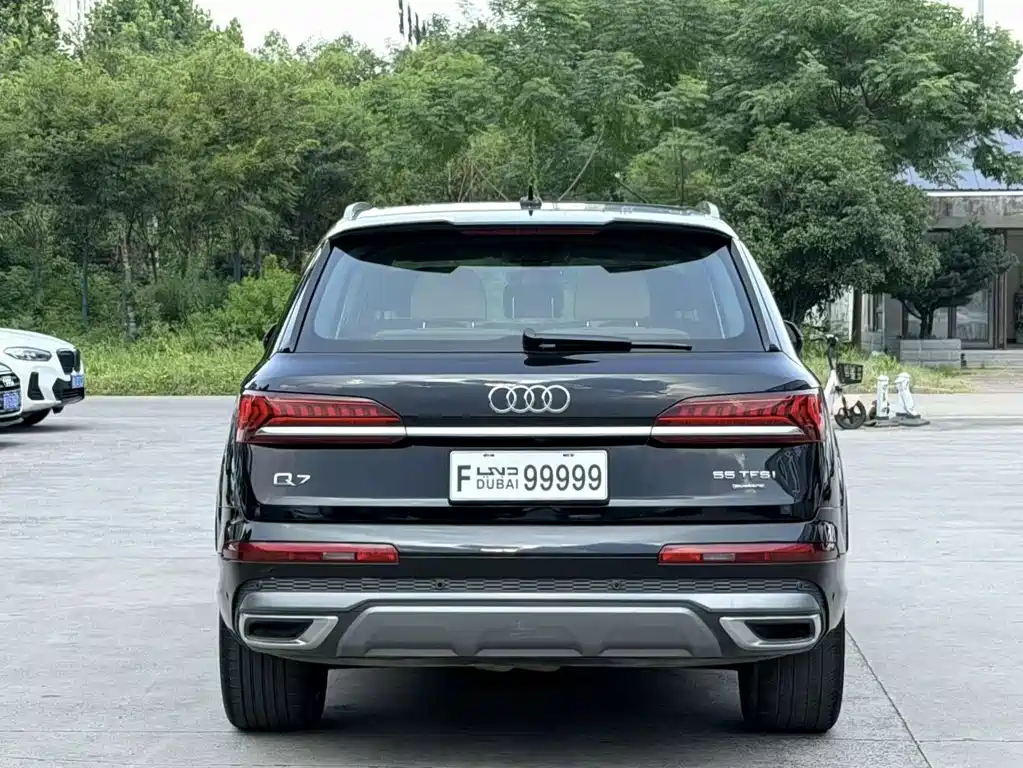 Audi Q7 2021 — фото 8