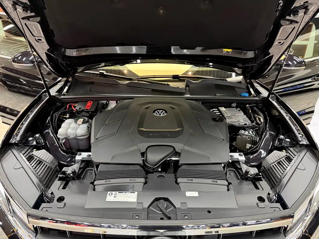 Volkswagen Touareg 2019 — фото 25