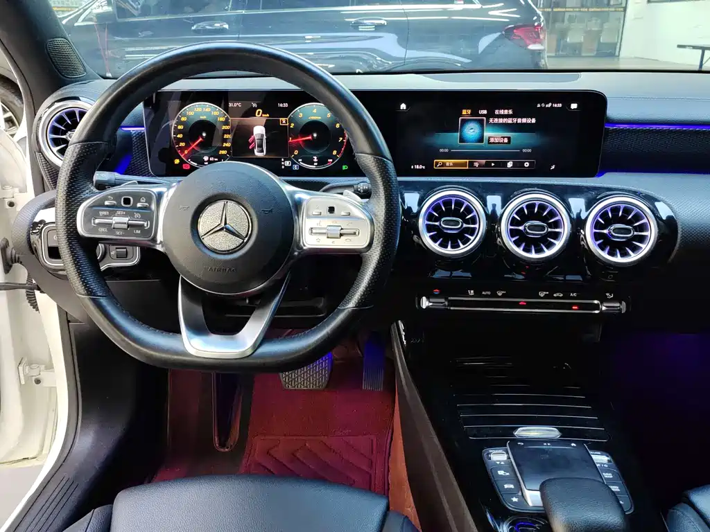 Mercedes-Benz A-Class 2022 — фото 9