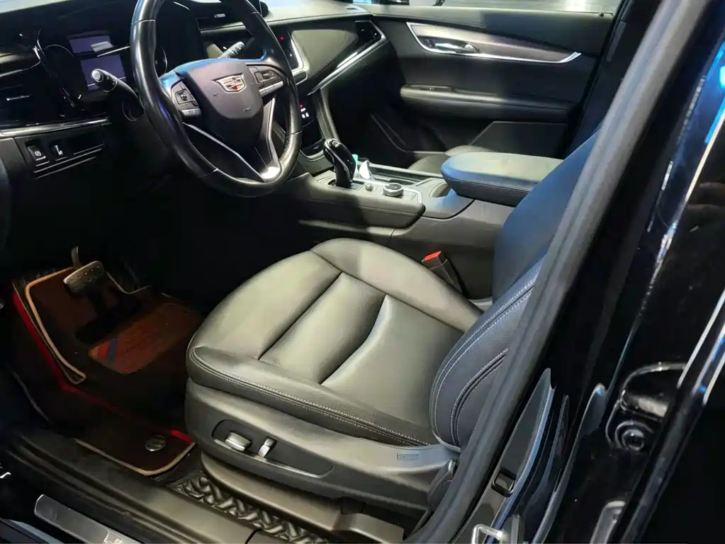 Cadillac XT6 2020 — фото 10