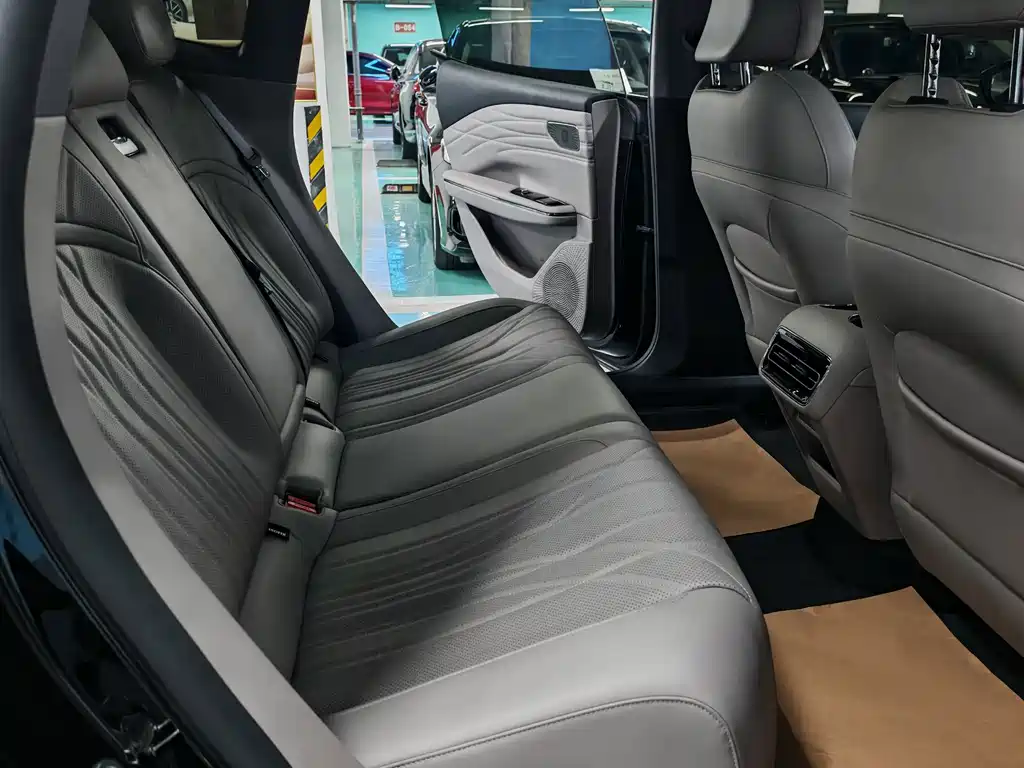 Geely Galaxy Starshine 8 2025 — фото 10