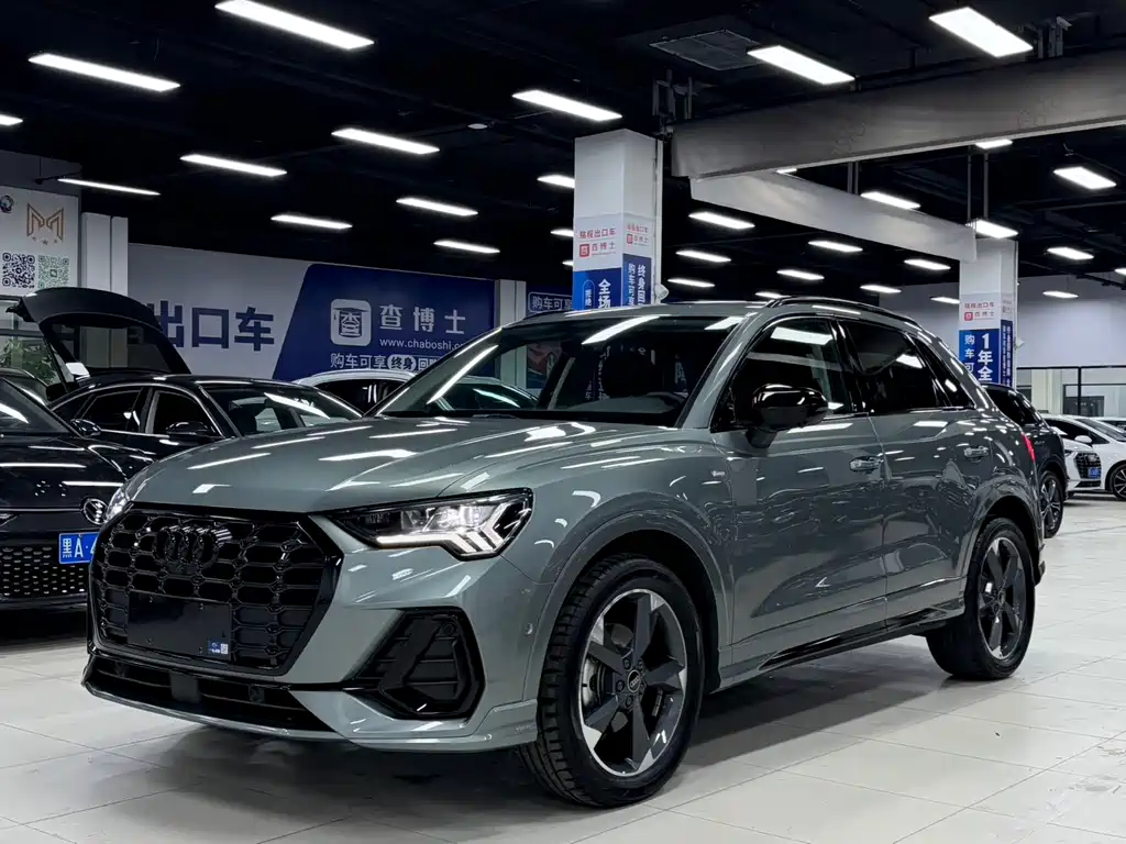 Audi Q3 2022 — фото 1