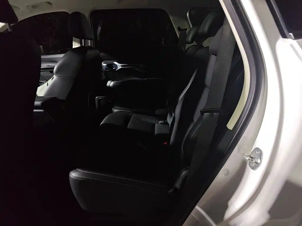 Geely Haoyue 2021 — фото 17