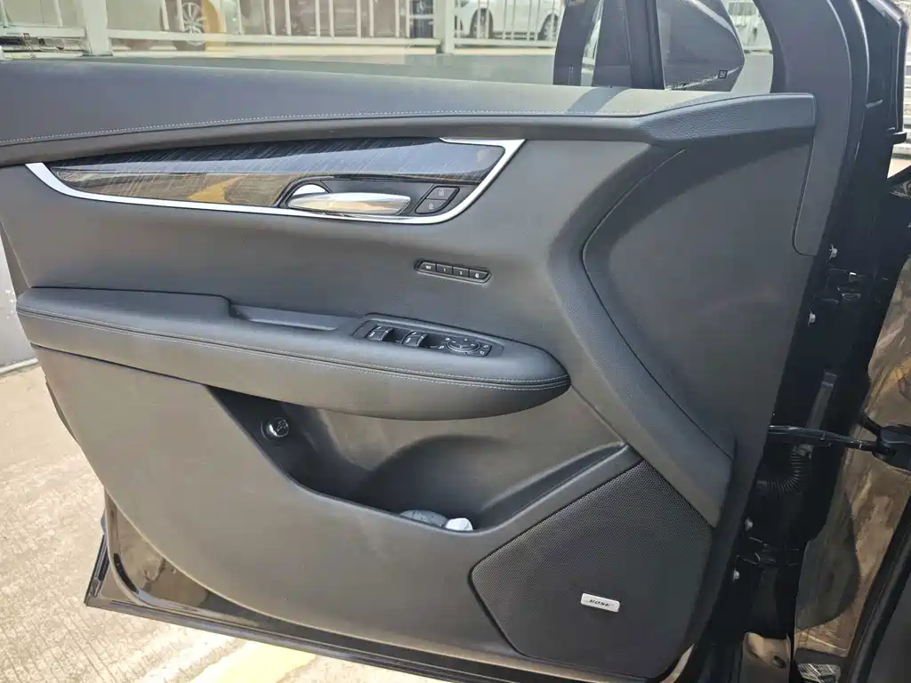 Cadillac XT6 2021 — фото 9
